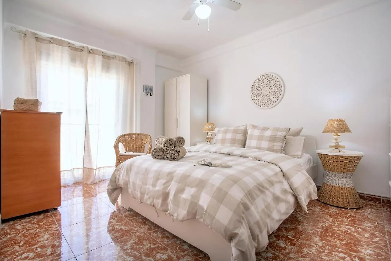 City Center And Next To The Beach 3 Bedrooms مالقة