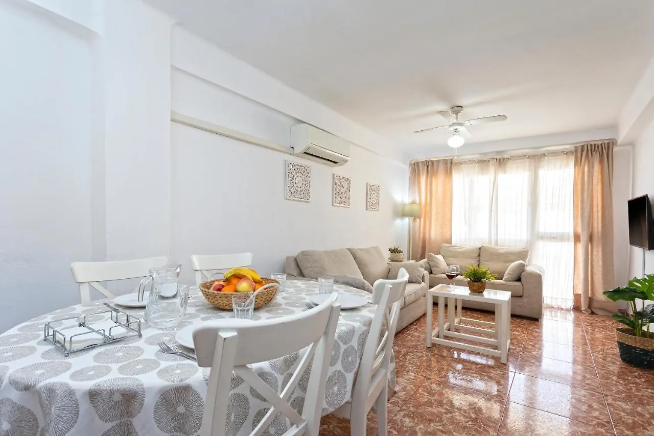 City Center And Next To The Beach 3 Bedrooms Apartment